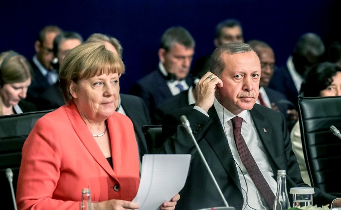 Merkel hält an Flüchtlings-Deal mit der Türkei fest